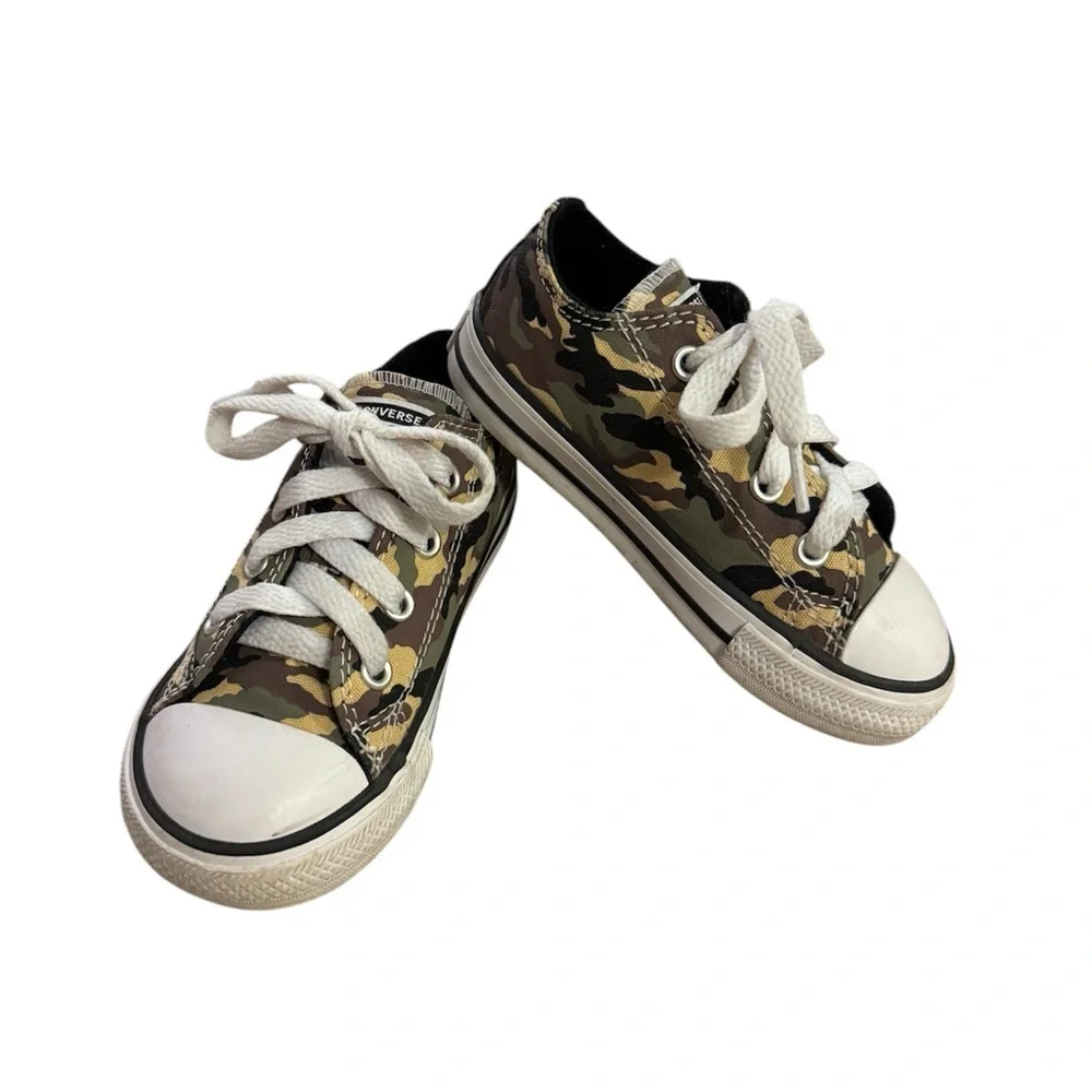Converse Kids Camouflage Sneakers size 7